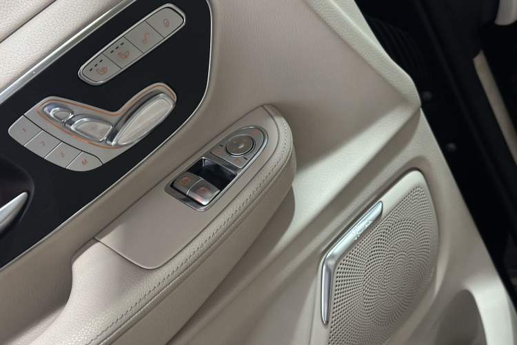 Used Mercedes-Benz V-Class 2017 V 260 L Prestige Extended Edition