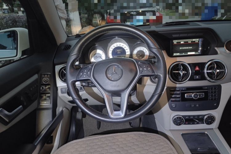 Used Mercedes-Benz GLK-Class 2013 GLK 300 4MATIC Dynamic Sunroof Model