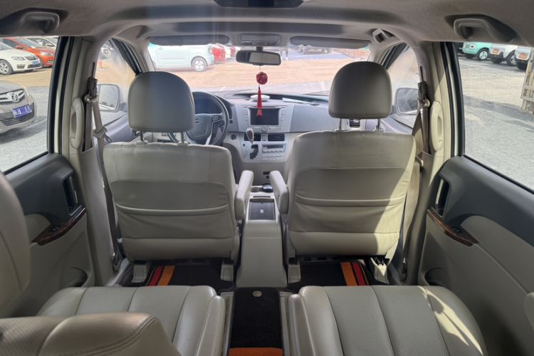 Used BYD M6 2015 2.4L Automatic Prestige Edition
