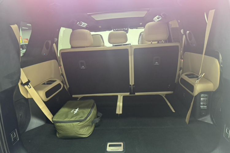 Used Formula Leopard 8 2025 Smart & Brave Flagship Edition 7 Seats