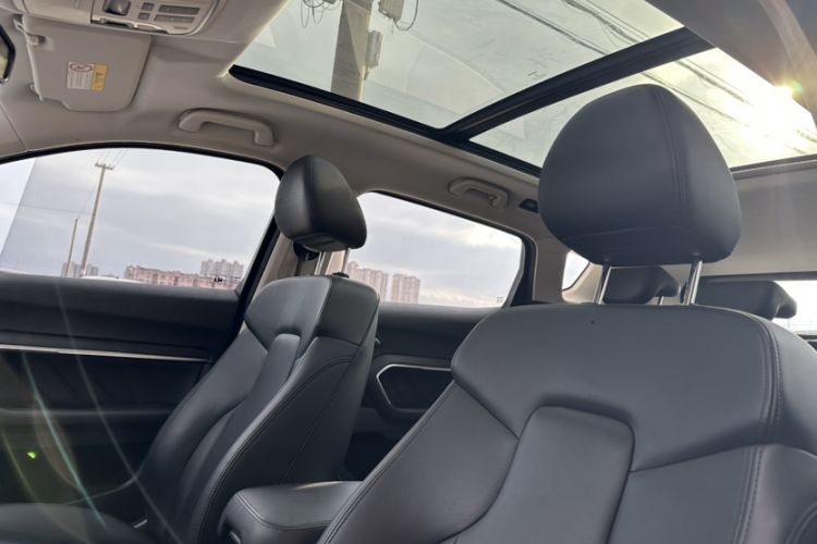 Used Haval H6 2017 Red-Label 1.3T Automatic Two-Wheel Drive ZhiShang Model
