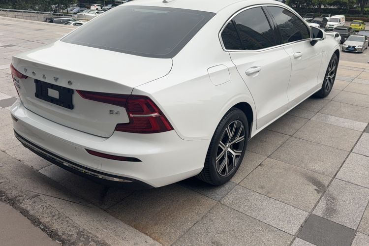 Used Volvo S60 2023 B4 Zhiyi Luxury Edition Exterior 3