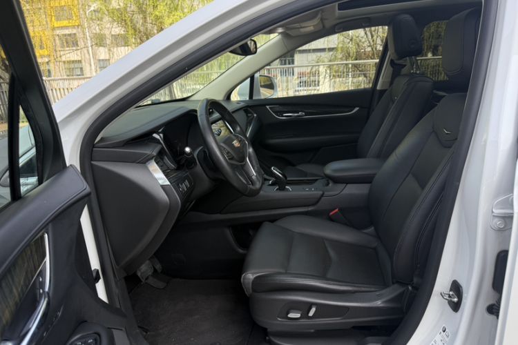 Used Cadillac XT5 2016 25T Luxury Model
