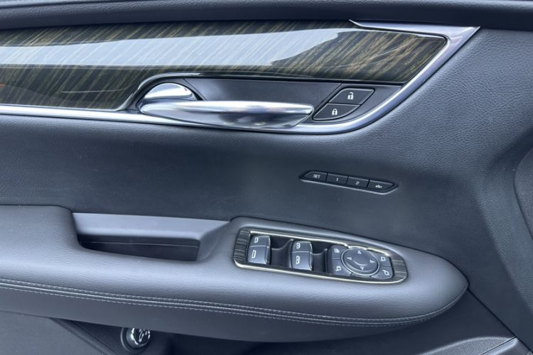 Used Cadillac XT5 2016 28T Four-Wheel Drive Luxury Model
