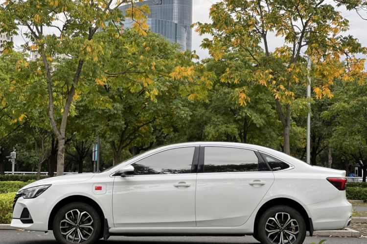 Used Roewe i6 MAX New Energy 2022 EV 500 Grand Touring Edition with Sunroof