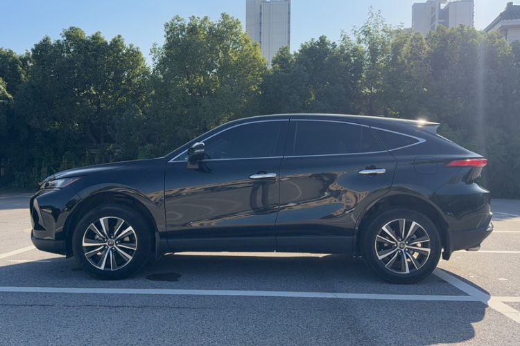 Used Toyota Harrier 2023 2.0L CVT Two-Wheel Drive Luxury Edition
