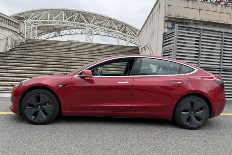 Used Tesla Model 3 2019 Standard Range Rear-Drive Upgraded Version Exterior 4