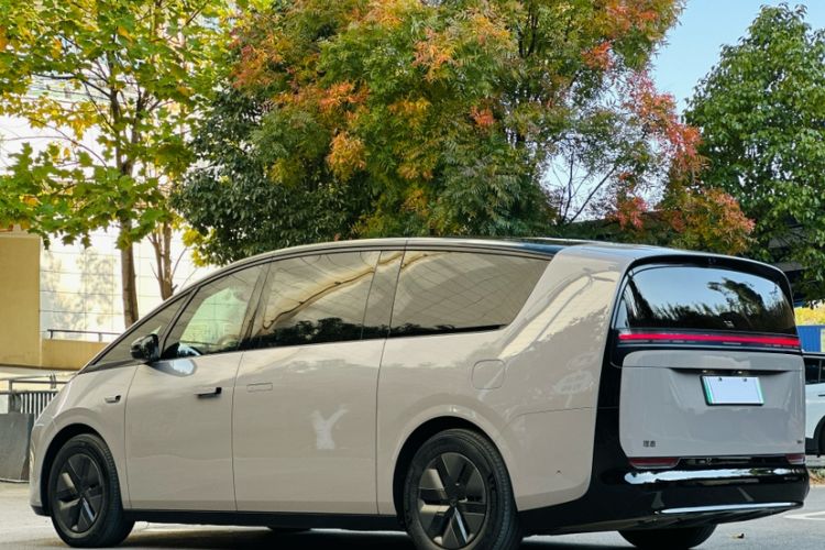 Used Li Auto MEGA 2024 Ultra Model