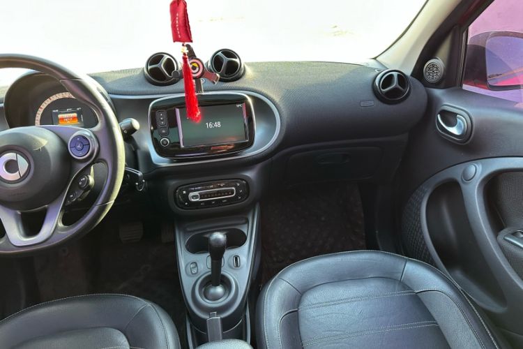 Used smart forfour 2016 0.9T 66 kW Pioneer Edition