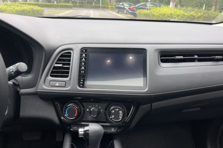 Used Honda Vezel 2020 1.5L CVT Pioneer Edition Interior 7