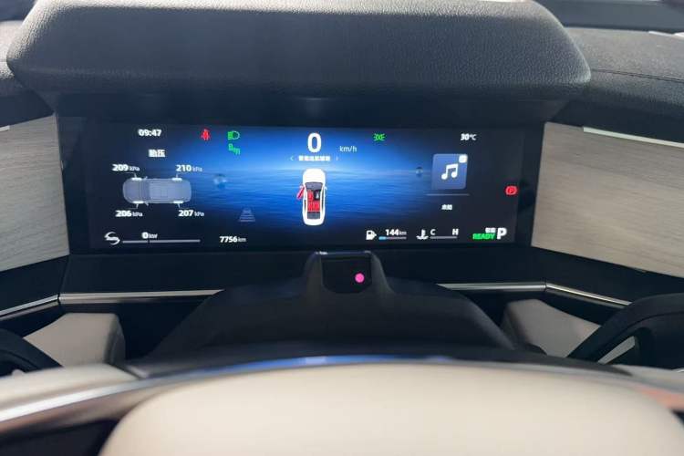 Used Geely Auto Preface L 2024 Zhiqing 1.5TD Tiangong Edition Odometer Close Up