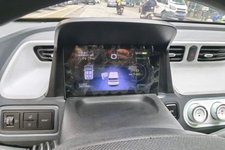 Used Wuling Hongguang MINIEV 2022 Macaron Premium Model – Lithium Iron Phosphate
