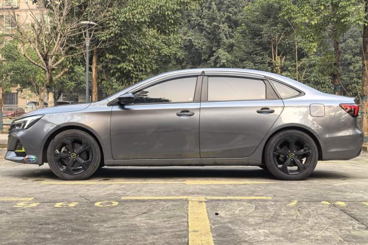 Used Roewe i6 MAX 2020 300TGI Automatic Sporty Cool Edition
