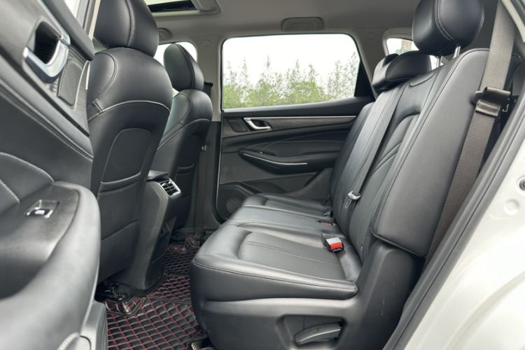 Used Dongfeng Fengon 580 2022 1.5T Automatic Luxury Version Interior 3