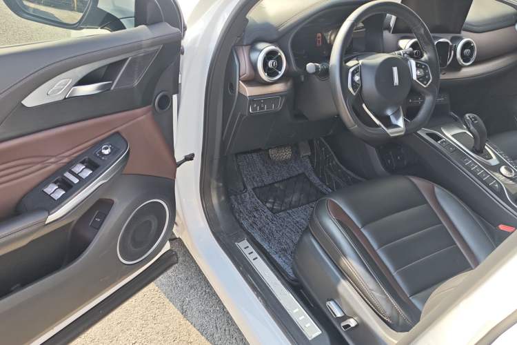 Used Wey VV5 2021 1.5T Two-Wheel Drive Smart Pioneer
