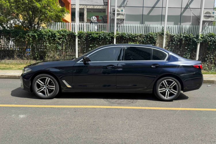 Used BMW 5 Series 2021 Updated Version 525Li Luxury Package Exterior 10