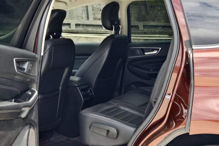 Used Ford Edge 2016 EcoBoost 245 Two-Wheel-Drive Titanium 7-Seater