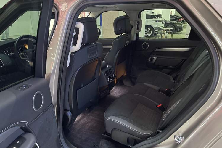 Used Land Rover Discovery 2021 360 PS R-Dynamic SE