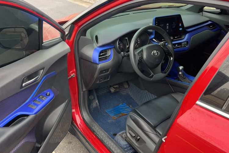 Used Toyota C-HR 2018 2.0L Luxury Sunroof Version China VI Standard
