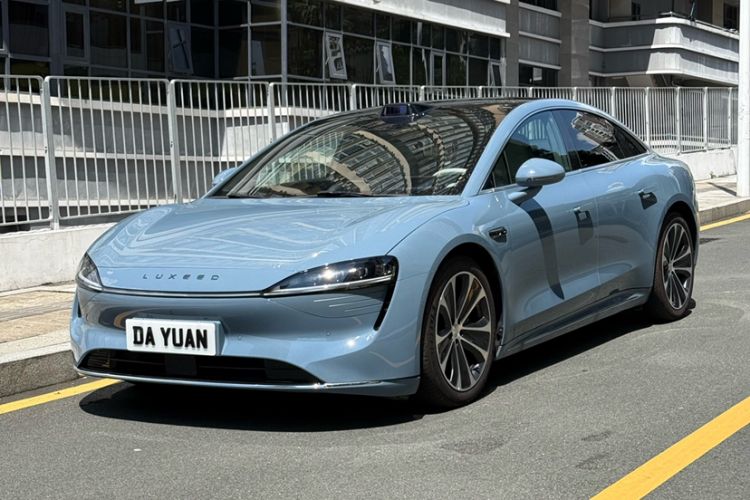 Used Hima Luxeed S7 2025 855 km Max Exterior 3