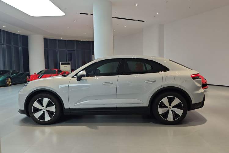 Used Porsche Macan 2024 Macan Long Range Edition
