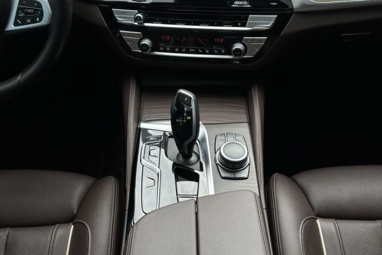 Used BMW 5 Series 2022 Second Facelift 530Li Luxury Version M Sport Package