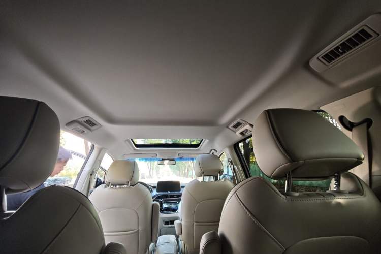 Used Buick GL8 2022 Land Business Class 652T Luxury Model
