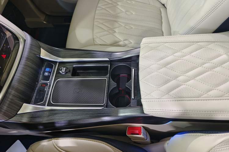 Used Buick GL8 2021 Land Cruiser Executive Class 652T Luxury Model
