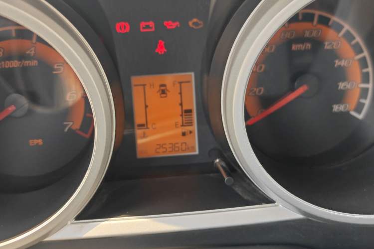 Used CHANGAN KAICHENG Ounuo S 2014 1.5L Base Version Odometer Close Up