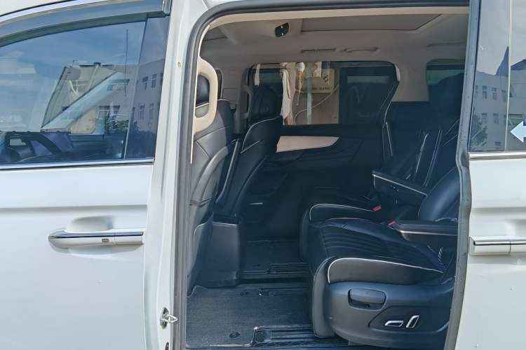 Used Roewe iMAX8 2021 400TGI Supreme Series Lu Zun Edition