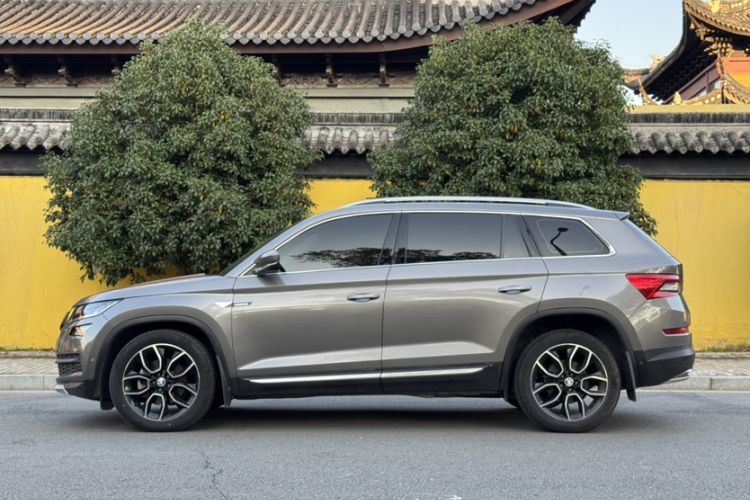 Used Skoda Kodiaq 2019 Facelifted TSI330 7-Seater Two-Wheel-Drive Luxury Enjoyment Edition China VI Standard