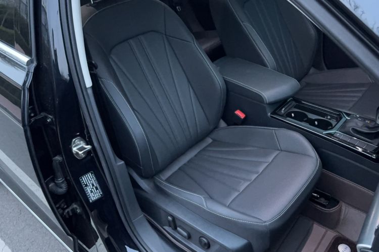 Used Volkswagen Passat 2025 Premium Version 380TSI Dragon Edition