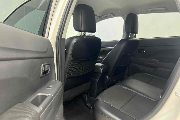 Used Peugeot 4008 2013 2.0L Two-Wheel Drive Entry-Level Trim