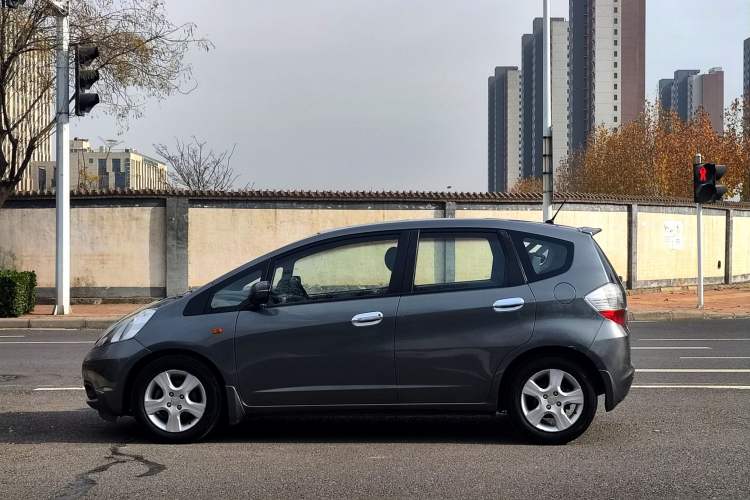 Used Honda Fit 2008 1.5L automatic luxury edition