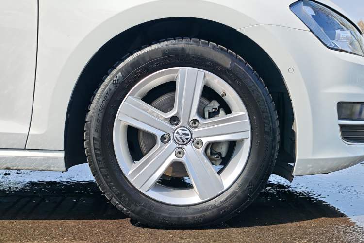 Used Volkswagen Golf 2015 1.4TSI Automatic Luxury Model
