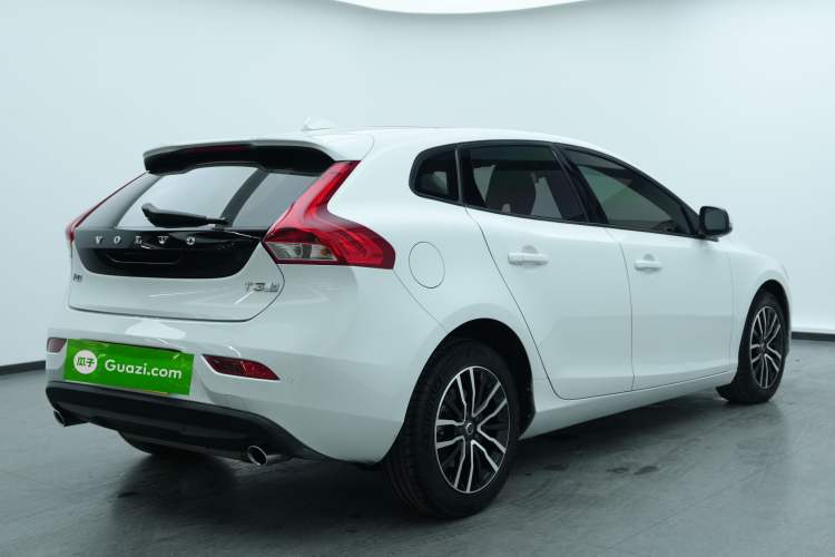 Used Volvo V40 2019 T3 Zhiyi Edition

