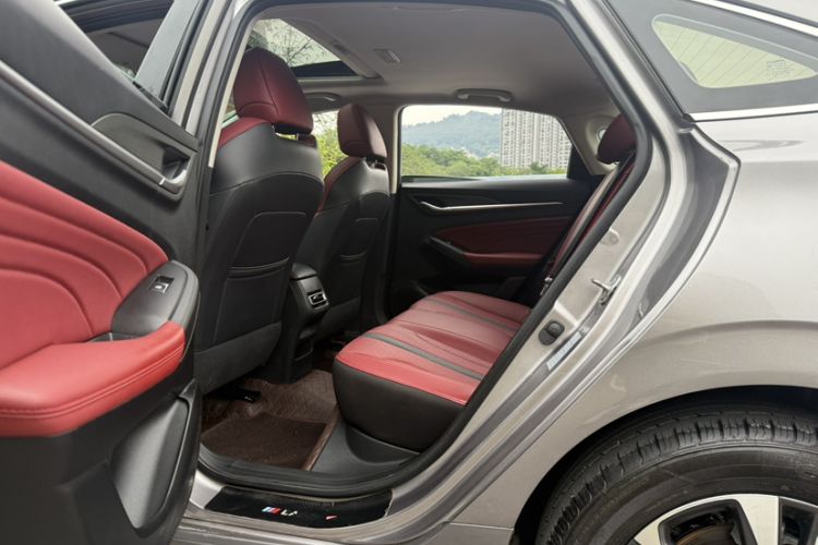 Used CHANGAN Eado 2021 PLUS Blue Whale NE 1.4T GDI DCT Prestige Model
