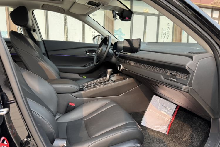 Used Honda Accord 2025 Sport Series 260TURBO Luxury Edition Right Front Seat