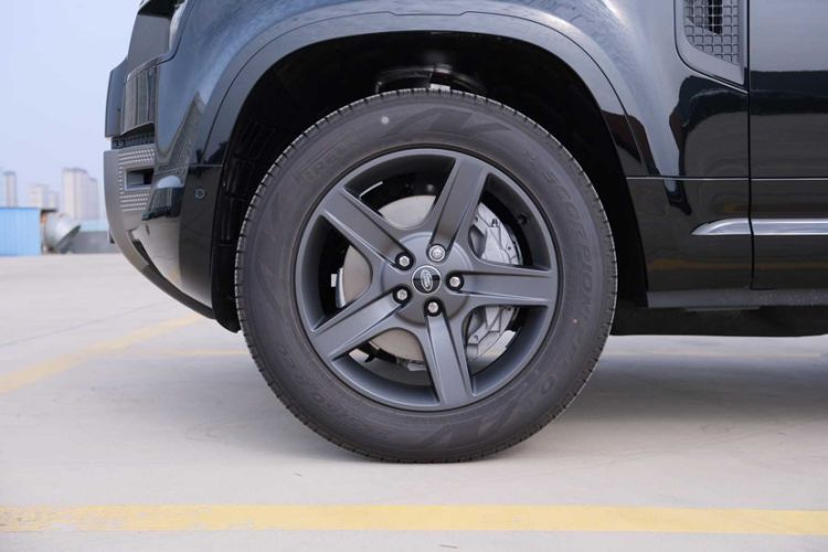 Used Land Rover Defender 2025 110 3.0T P400 X-Dynamic SE