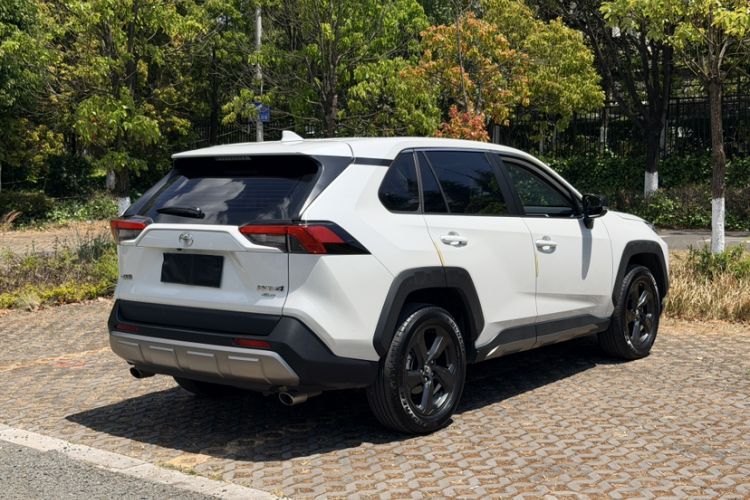 Used Toyota RAV4 2022 2.0L CVT 4x4 Fashion Edition Exterior 3