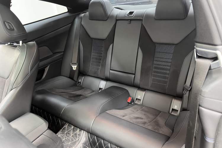 Used BMW 4 Series 2022 Second Facelift 430i M Sport Night Edition Package Interior 8