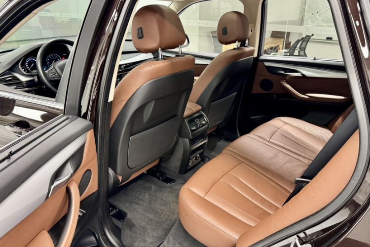 Used BMW X5 2016 xDrive35i parallel import Interior 2