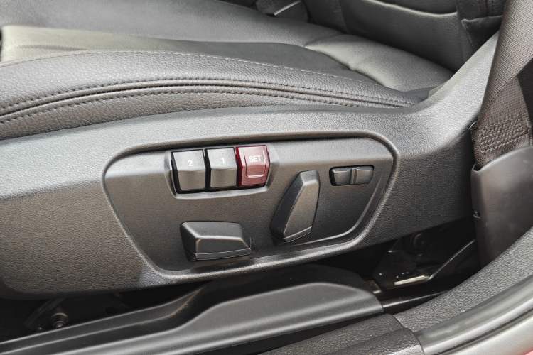 Used BMW 1 Series 2018 118i Sport Edition Interior 8