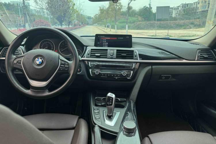 Used BMW 3 Series 2019 320Li Fashion Model Interior 1