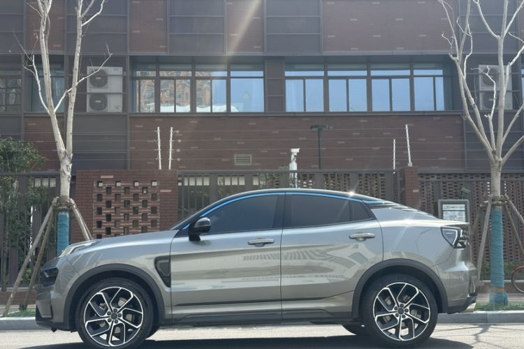 Used Lynk & Co 05 2020 2.0TD Two-Wheel Drive Shine Halo