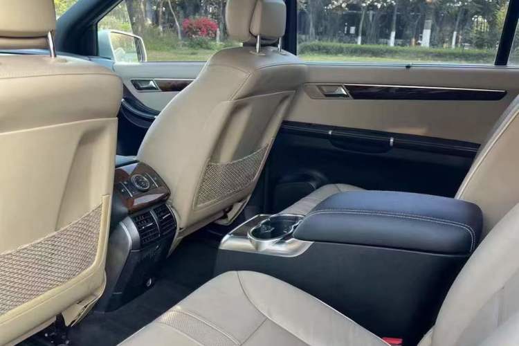 Used Mercedes-Benz R-Class 2011 R 350 L 4MATIC
