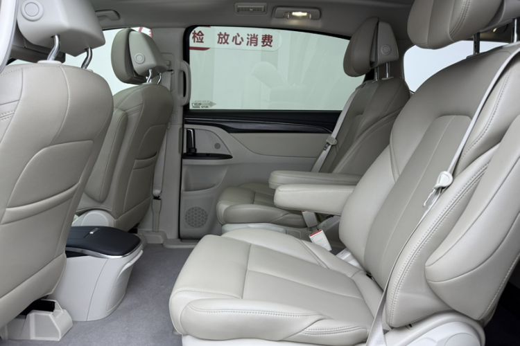 Used Buick GL8 2023 ES Lu Zun Comfort Model Interior 7