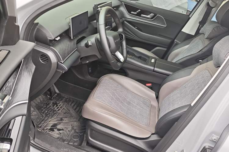 Used Chery Fengyun T9 2025 120 Long-Range Luxury Version 7 Seats Lithium Iron Phosphate