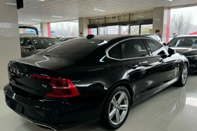 Used Volvo S90 2017 T4 Zhiyuan Edition