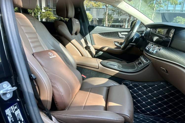 Used Mercedes-Benz E-Class 2019 E 200 L Sport Edition Interior 8